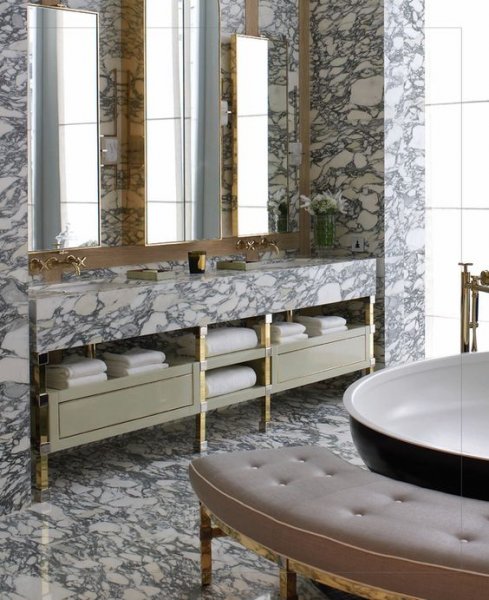 Banyo Dekorasyon Modern ve Klasik Çizgilerin Birleştiği Tasarımlar